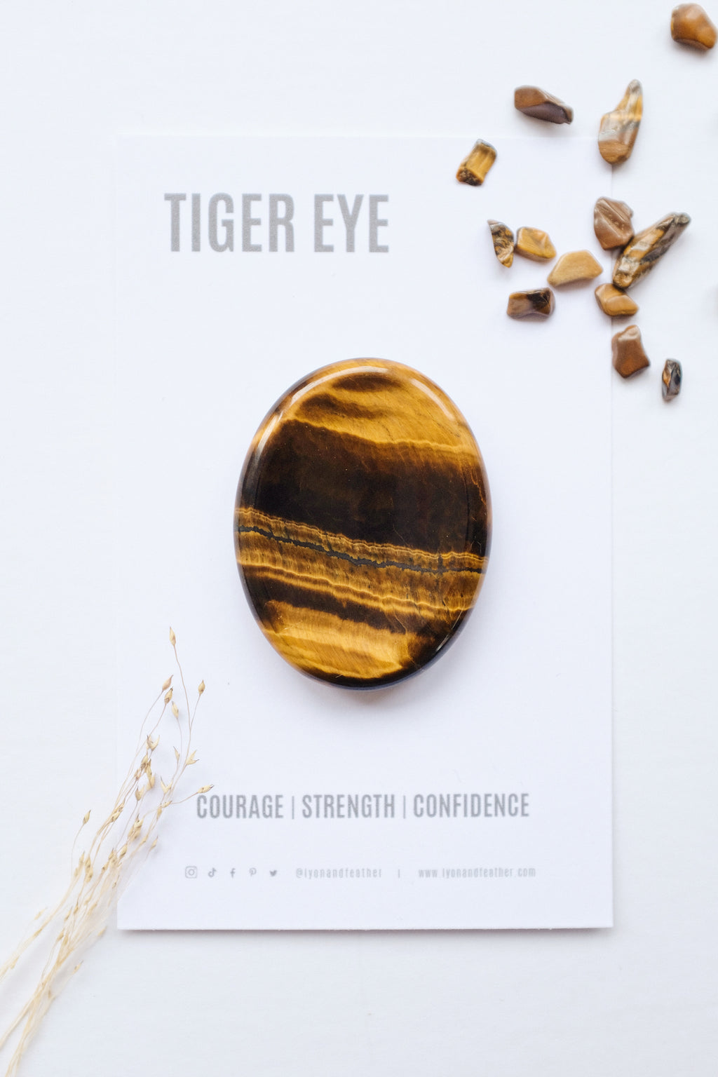 Tiger Eye Thumb Stone